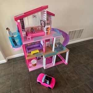 Dreamhouse Playset with Convertible Car - Pink and Purple